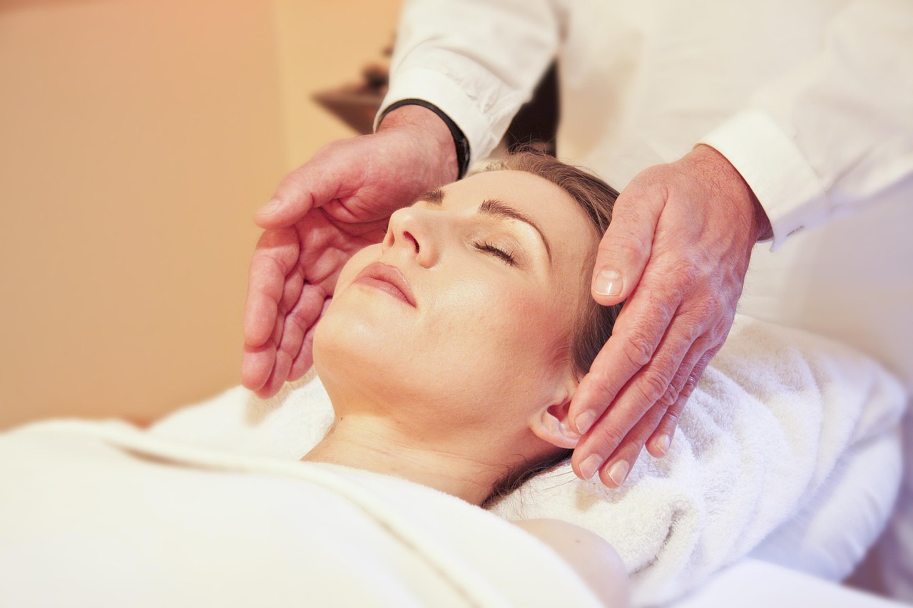 reiki healing hands therapy